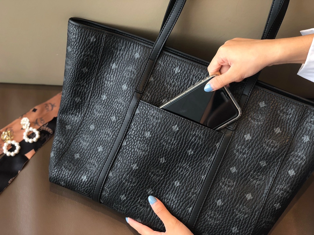 Trendy MCM Shopping Bags 90490