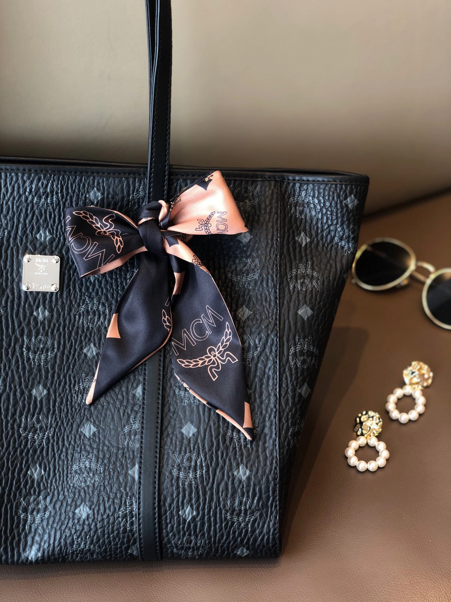 Trendy MCM Shopping Bags 90490