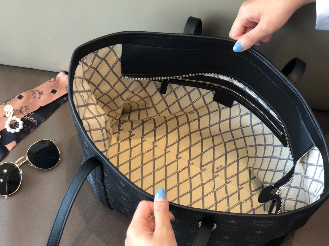 Trendy MCM Shopping Bags 90490