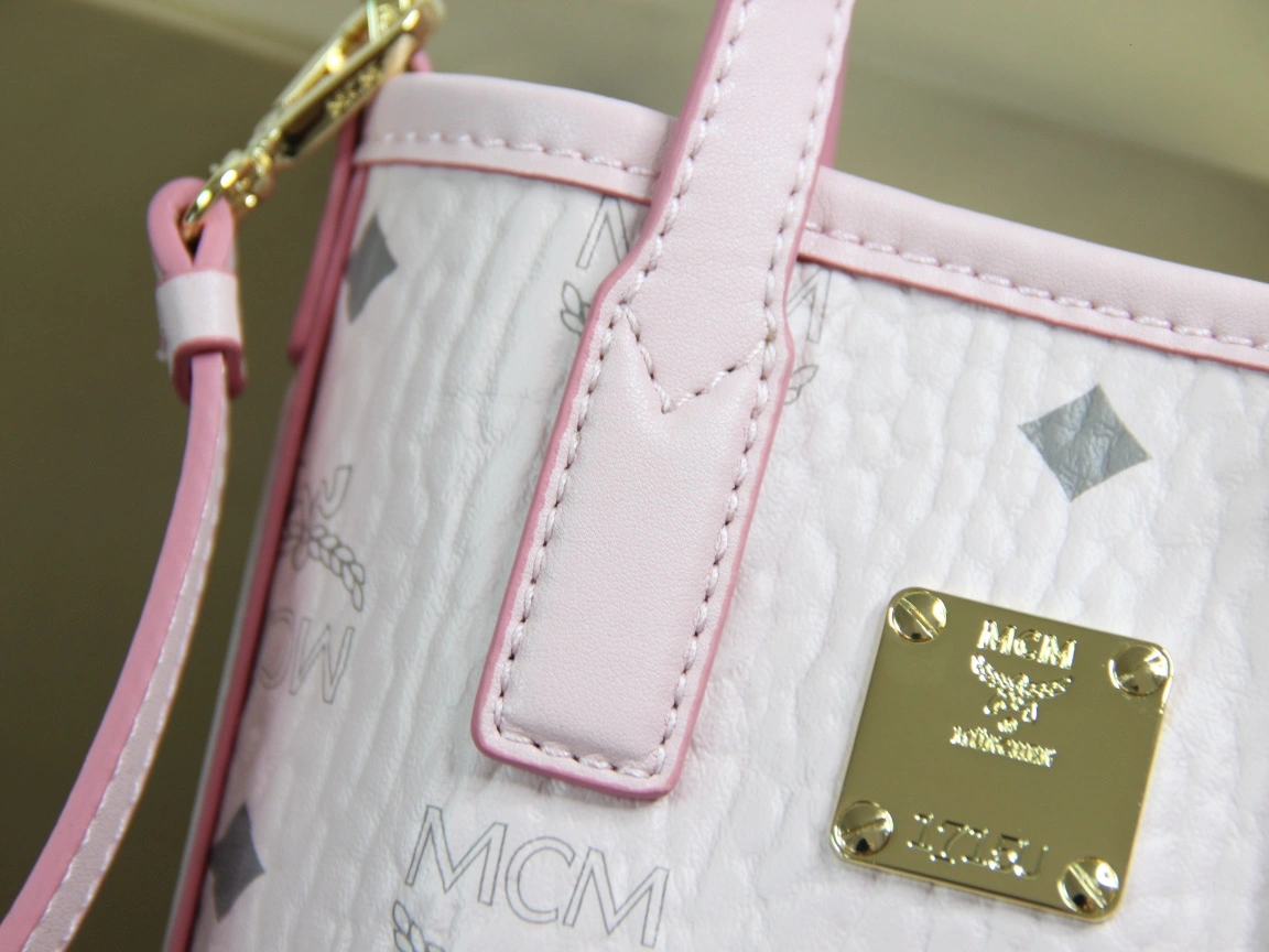 MCM Shopping Bags Fashionable 90522