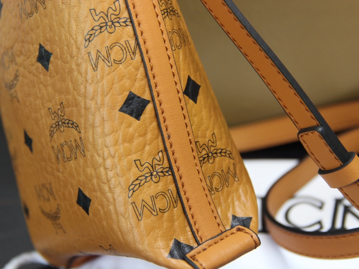 MCM Shopping Bags Affordable 90446