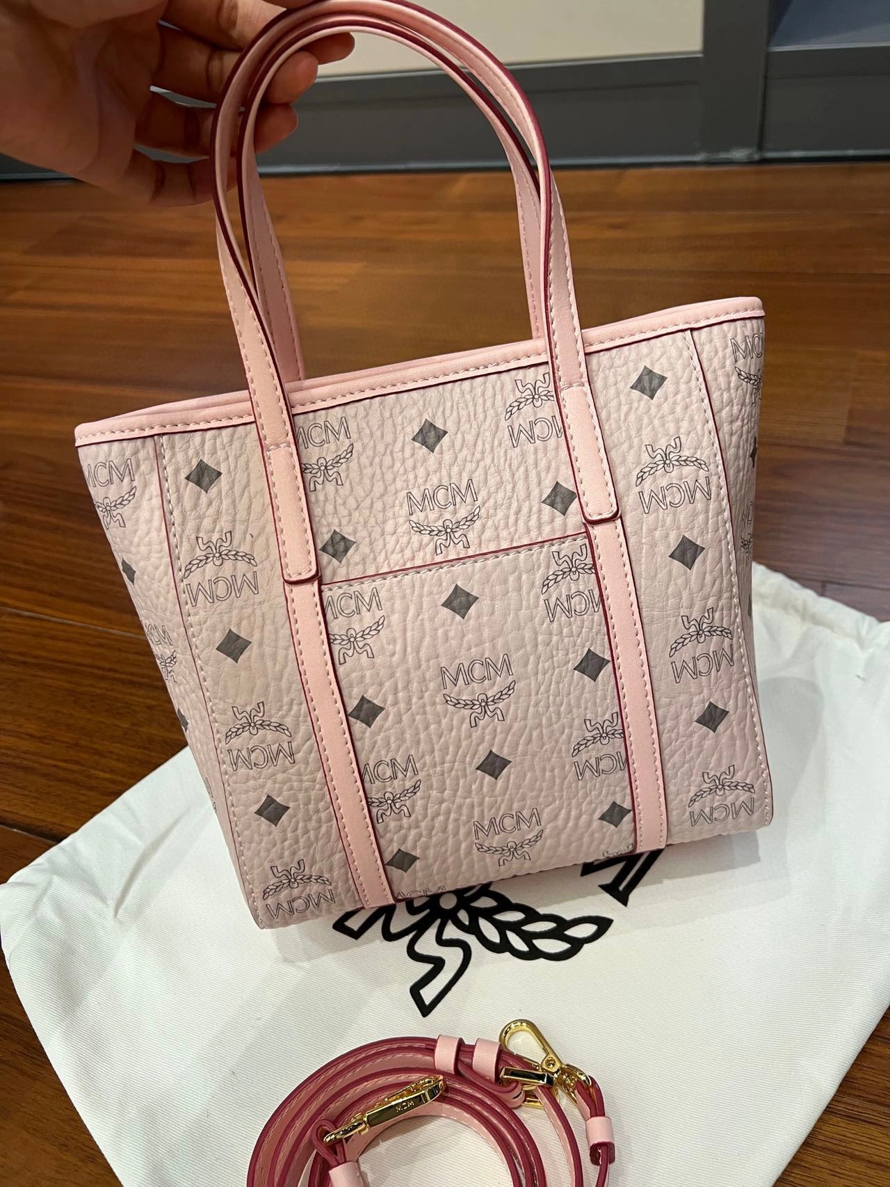 Unique MCM Shopping Bags 90434