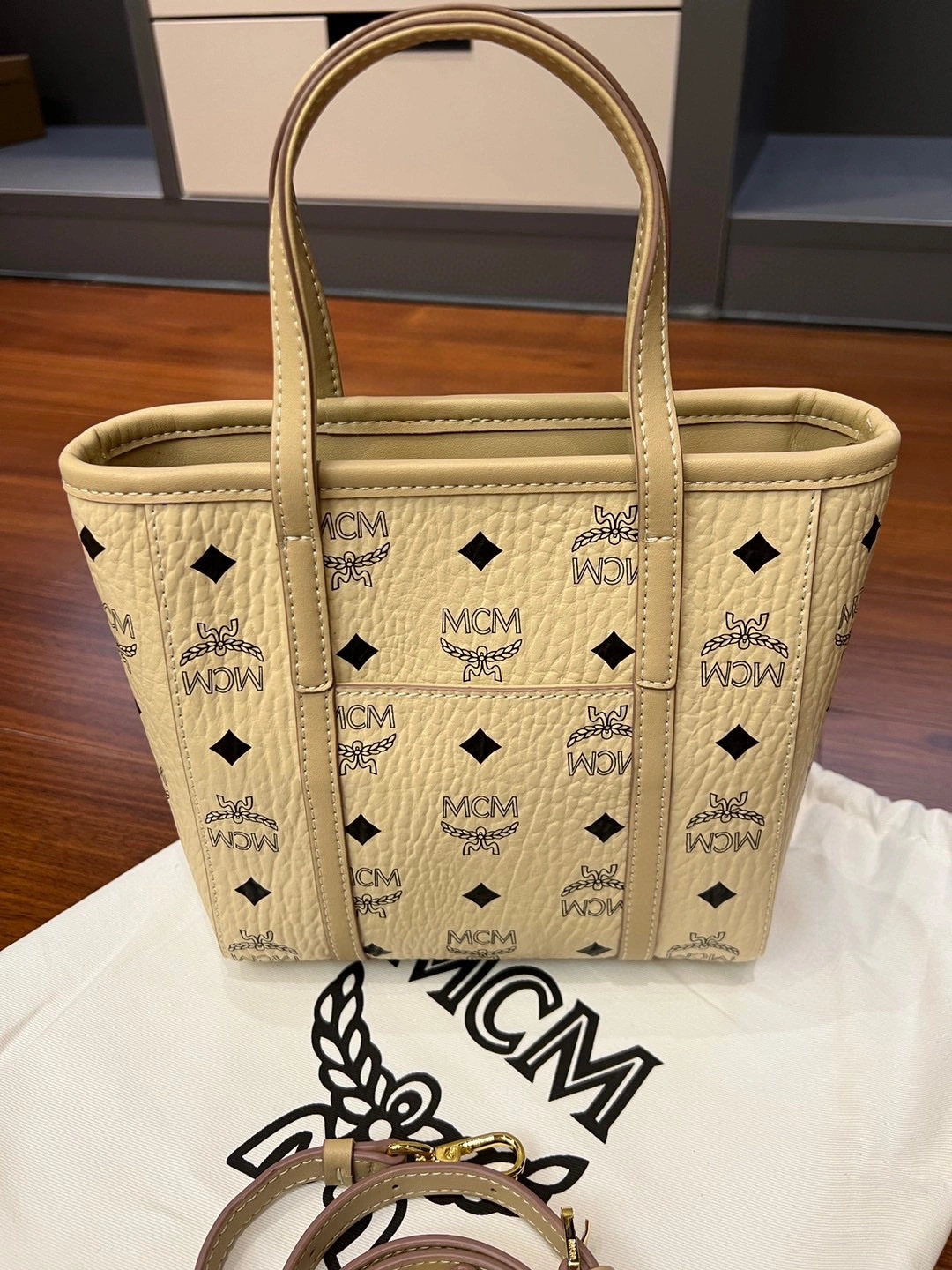 WeatherProof MCM Shopping Bags 90429