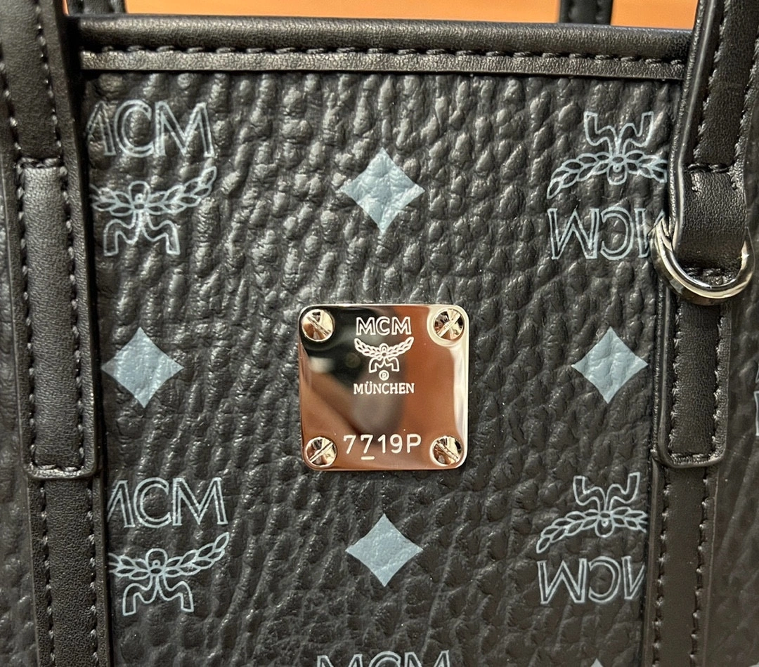 Sophisticated MCM Shopping Bags 90467