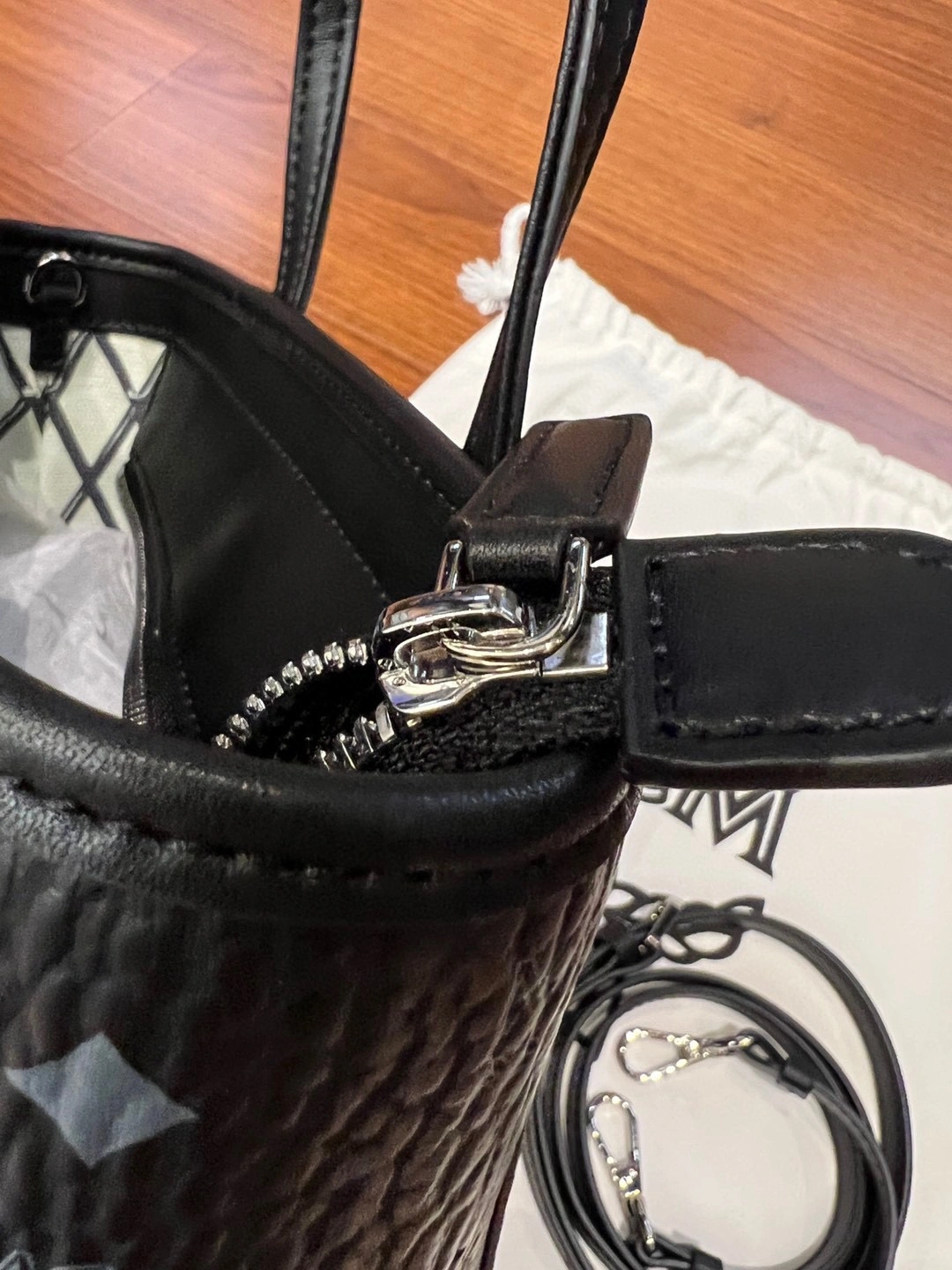 Sophisticated MCM Shopping Bags 90467