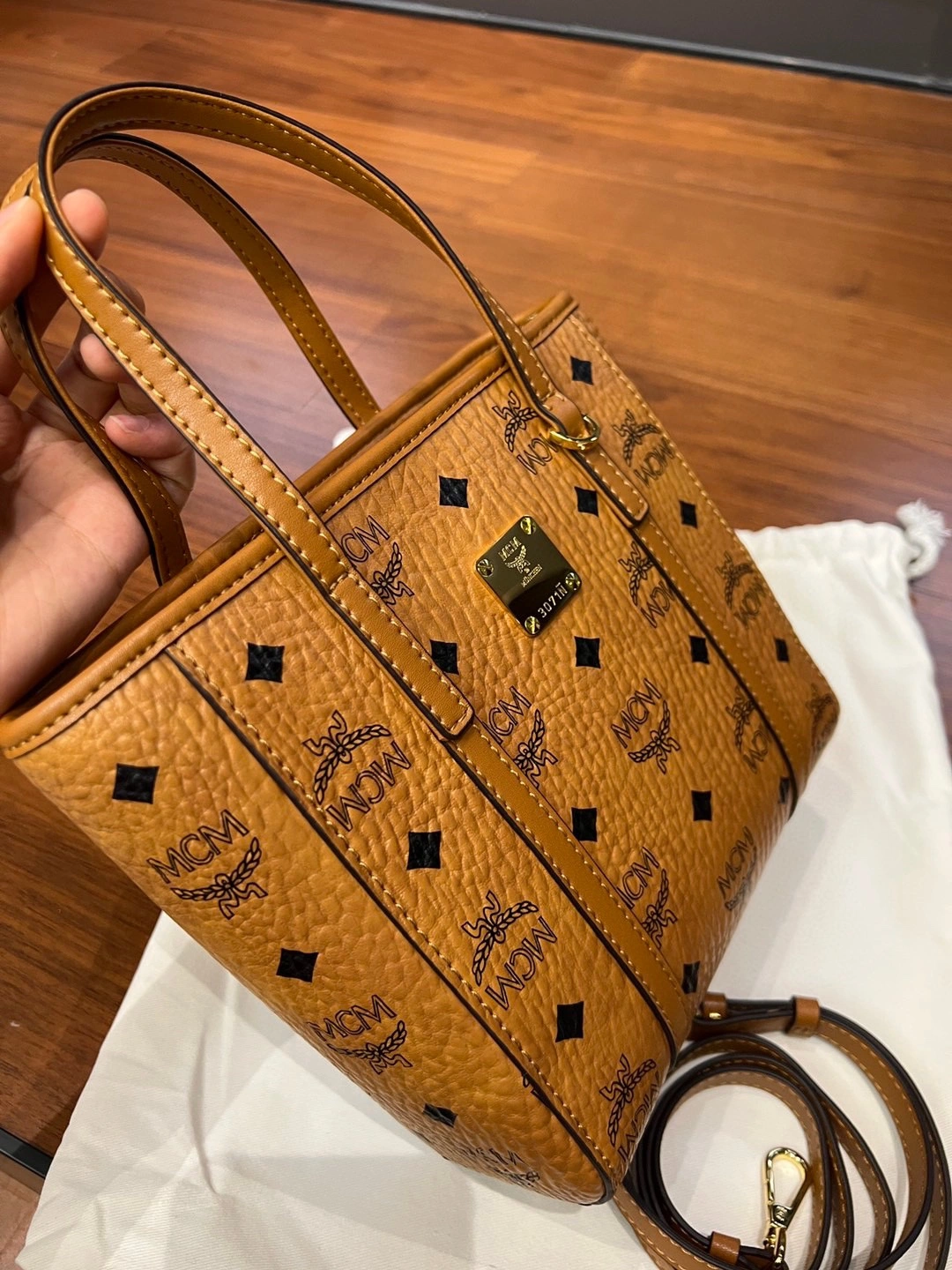Fashionable MCM Shopping Bags 90425