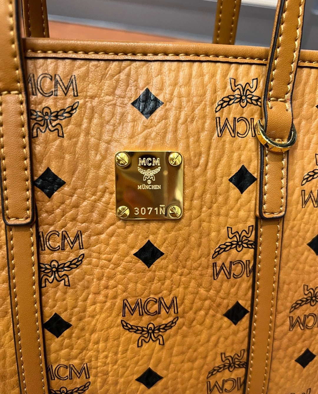 Fashionable MCM Shopping Bags 90425