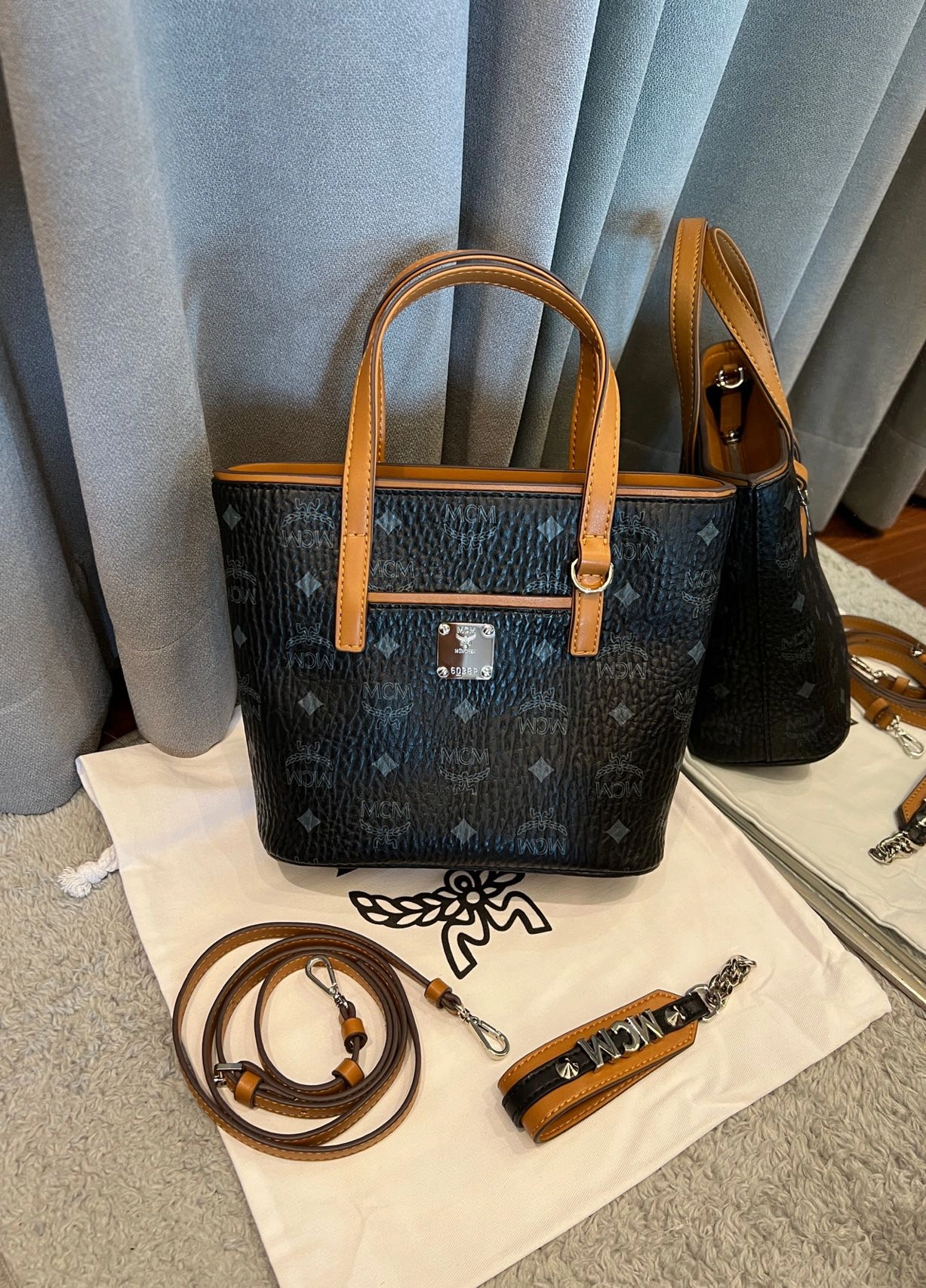 Supportive MCM Shopping Bags 90424