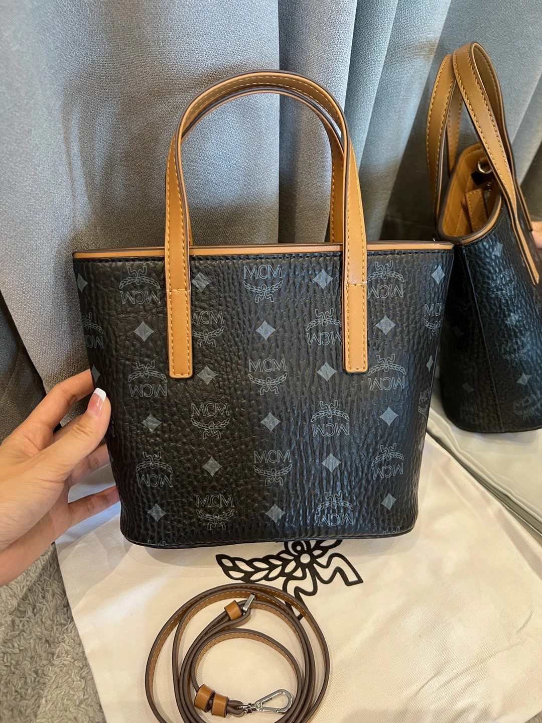 Supportive MCM Shopping Bags 90424