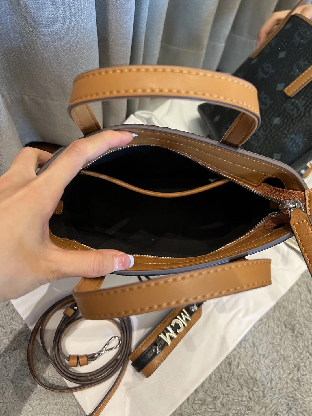 Supportive MCM Shopping Bags 90424