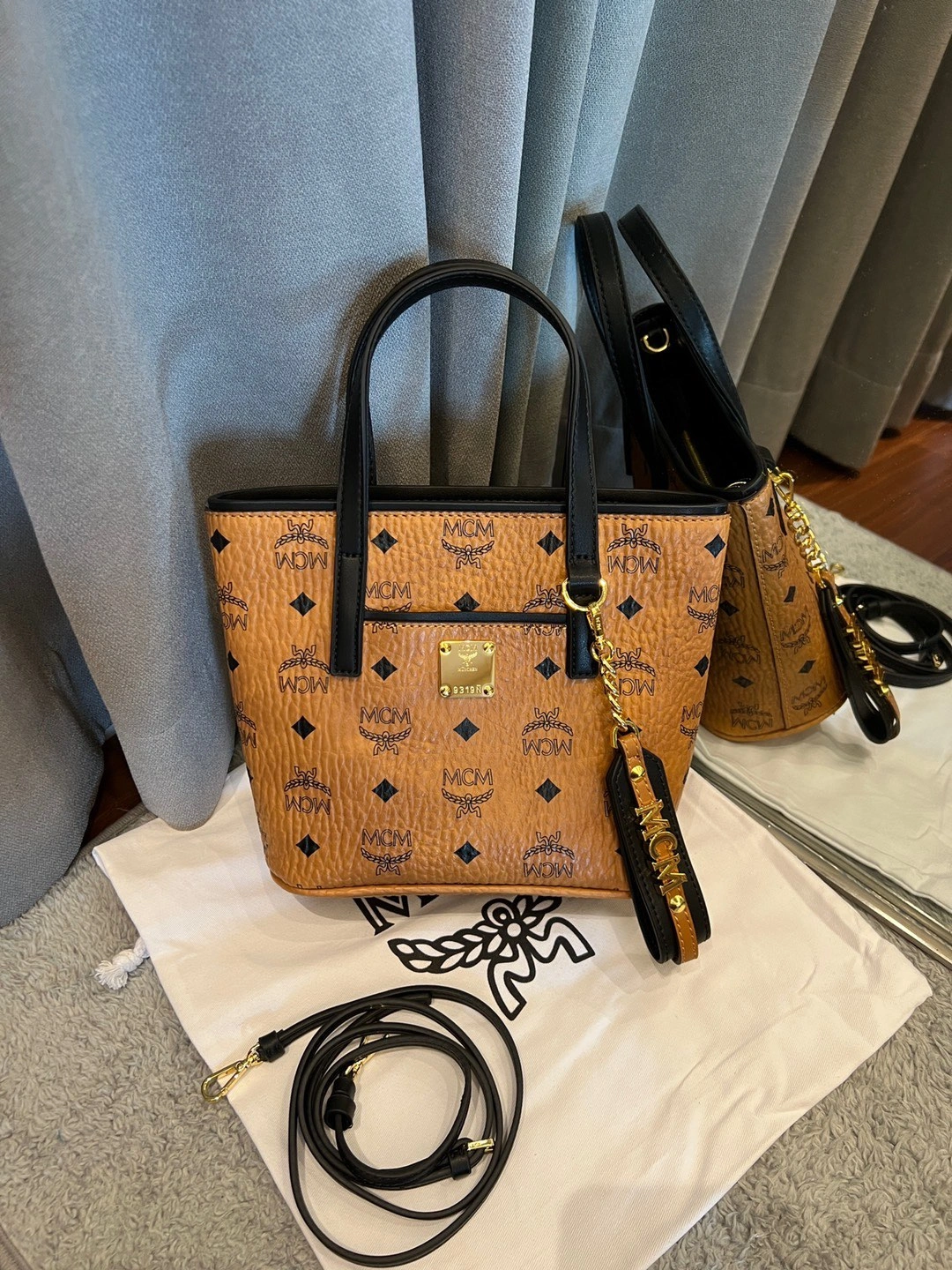 MCM Shopping Bags Durable 90435