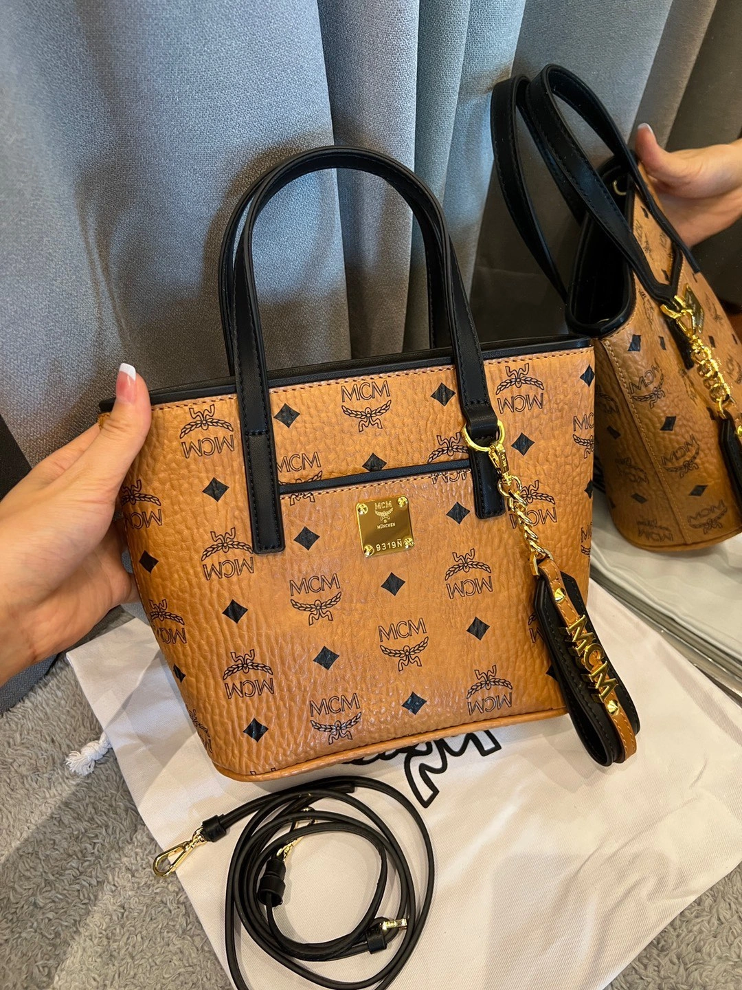 MCM Shopping Bags Durable 90435