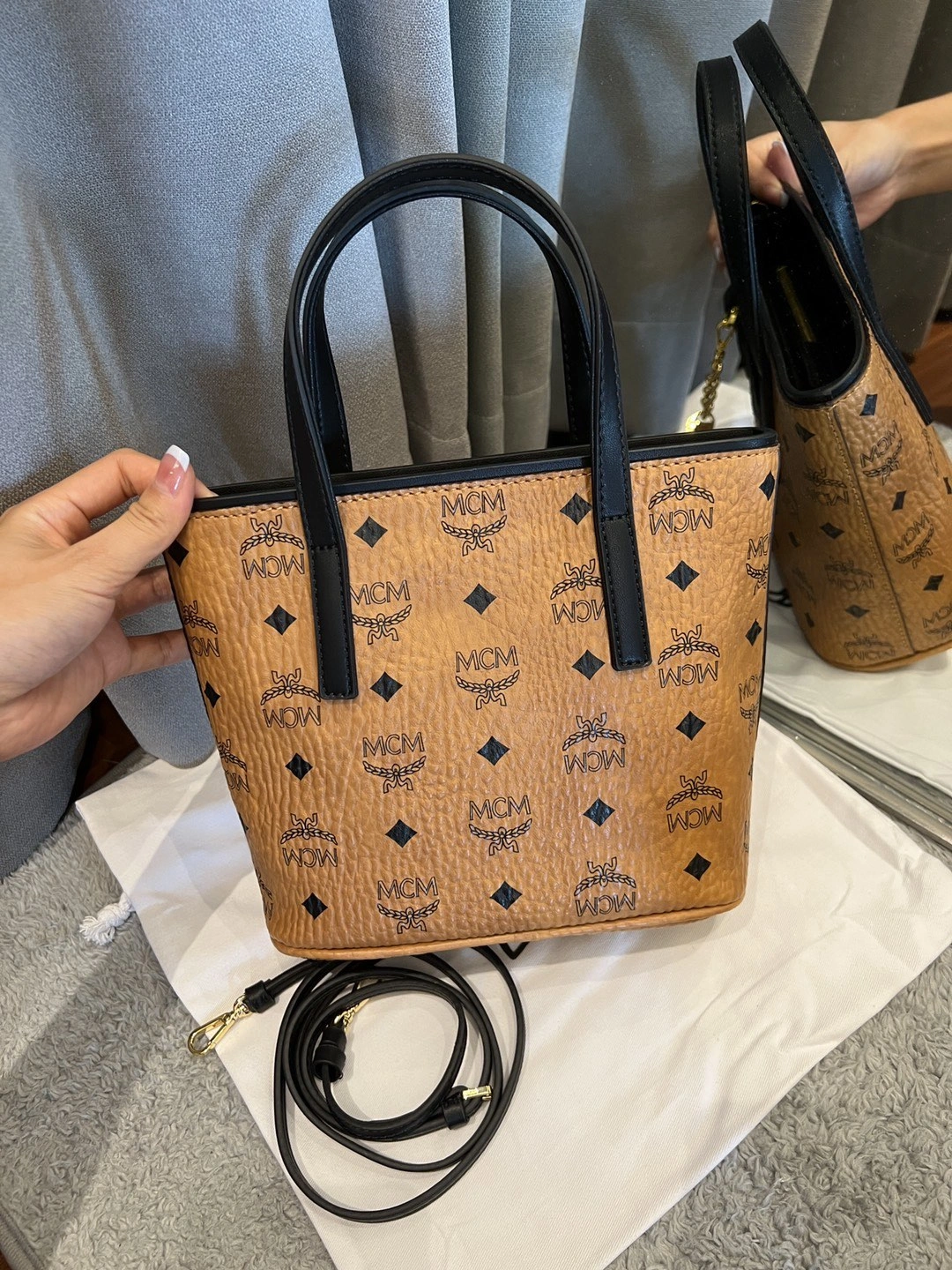 MCM Shopping Bags Durable 90435