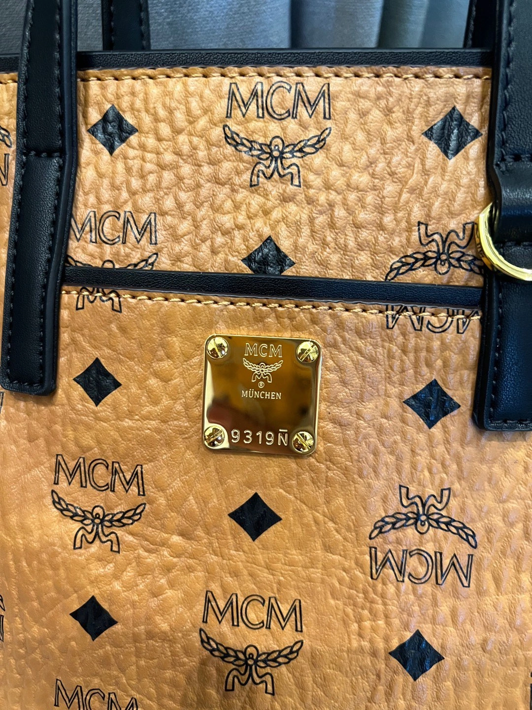 MCM Shopping Bags Durable 90435
