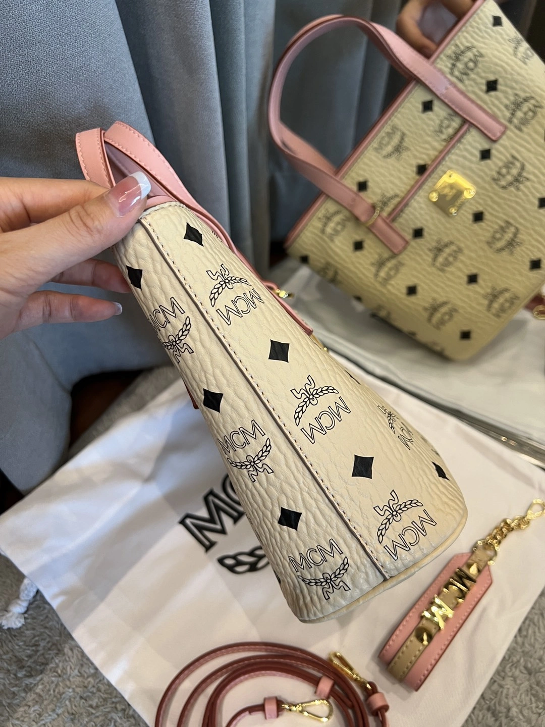 Reliable MCM Shopping Bags 90430