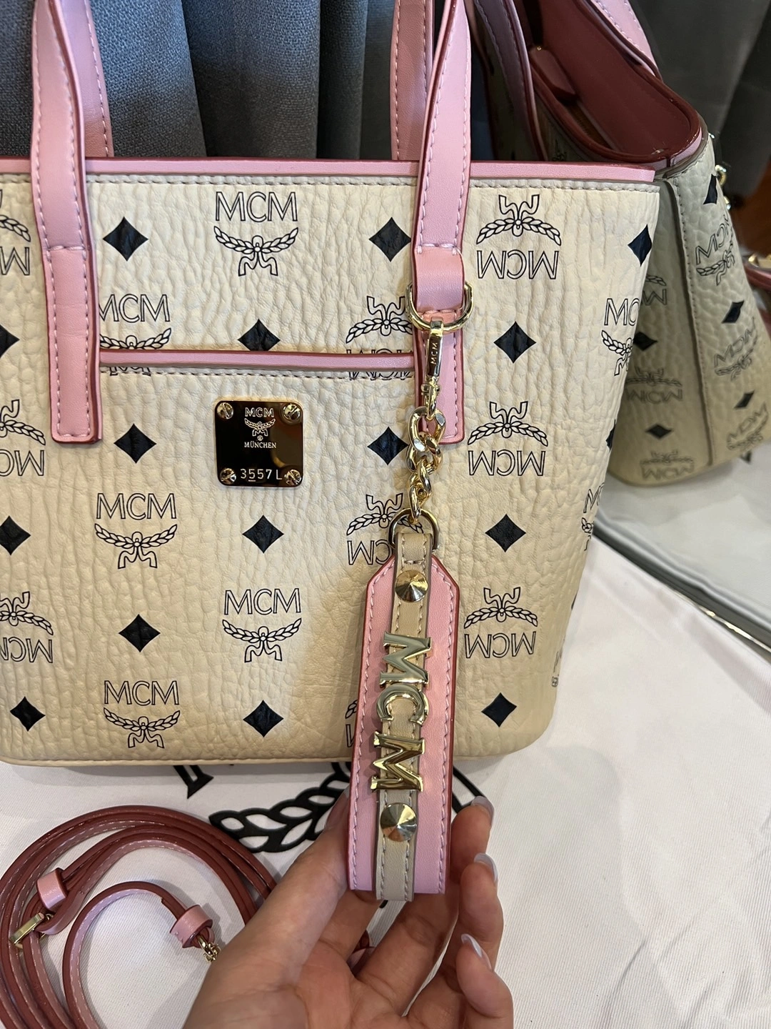 Reliable MCM Shopping Bags 90430