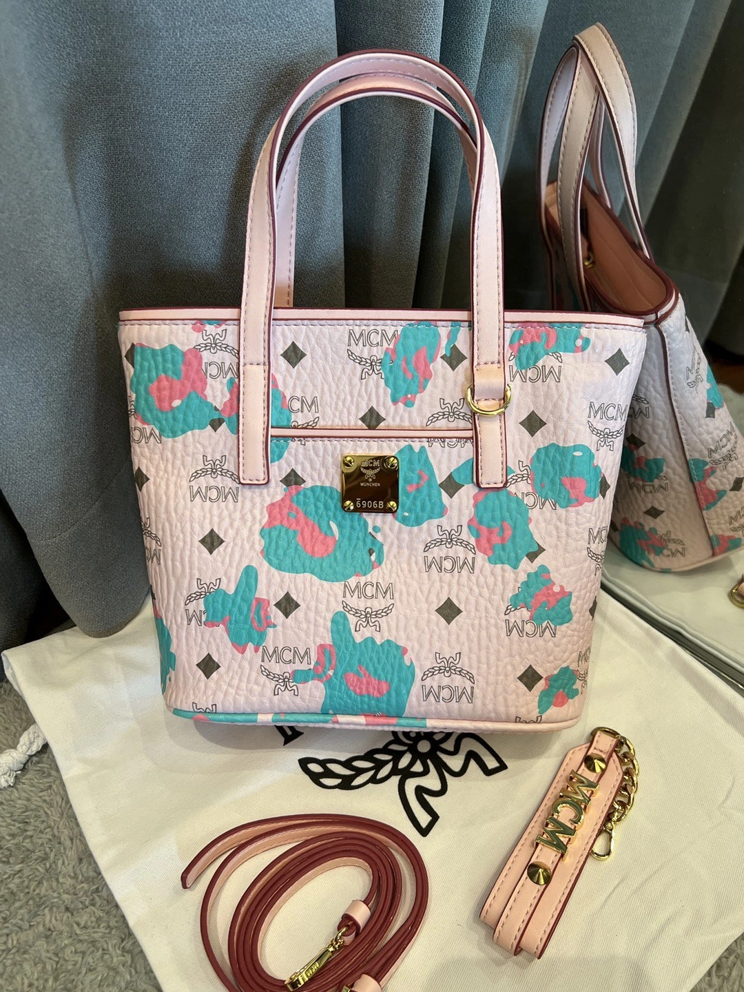 MCM Shopping Bags Neat 90455