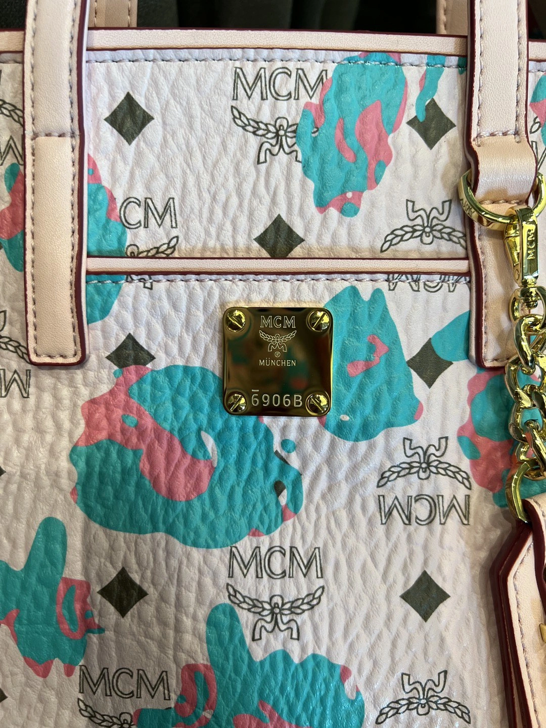 MCM Shopping Bags Neat 90455