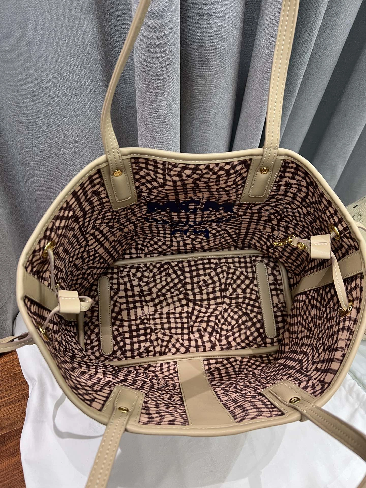 MCM Shopping Bags FashionForward 90436