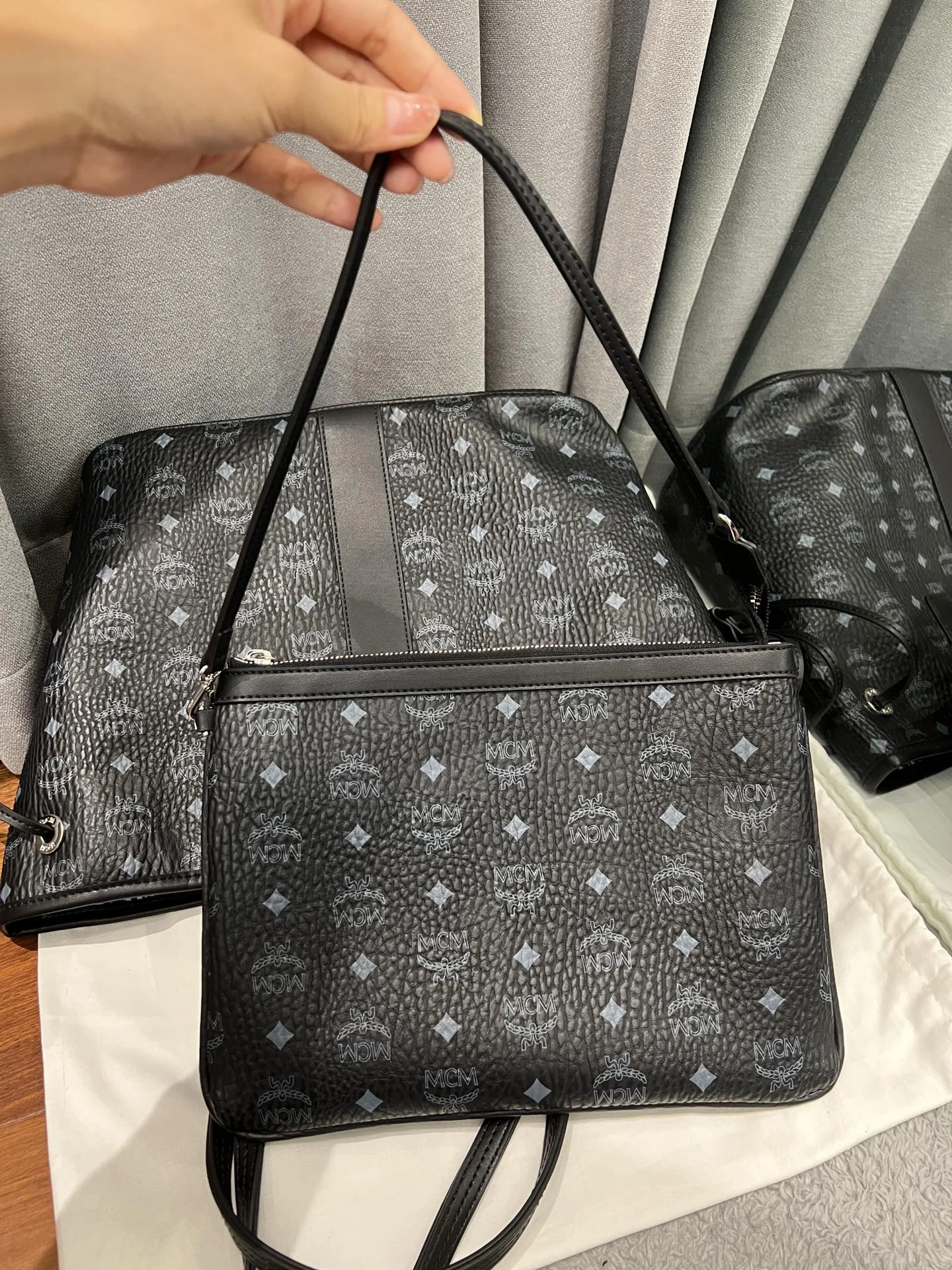 Effortless MCM Shopping Bags 90431