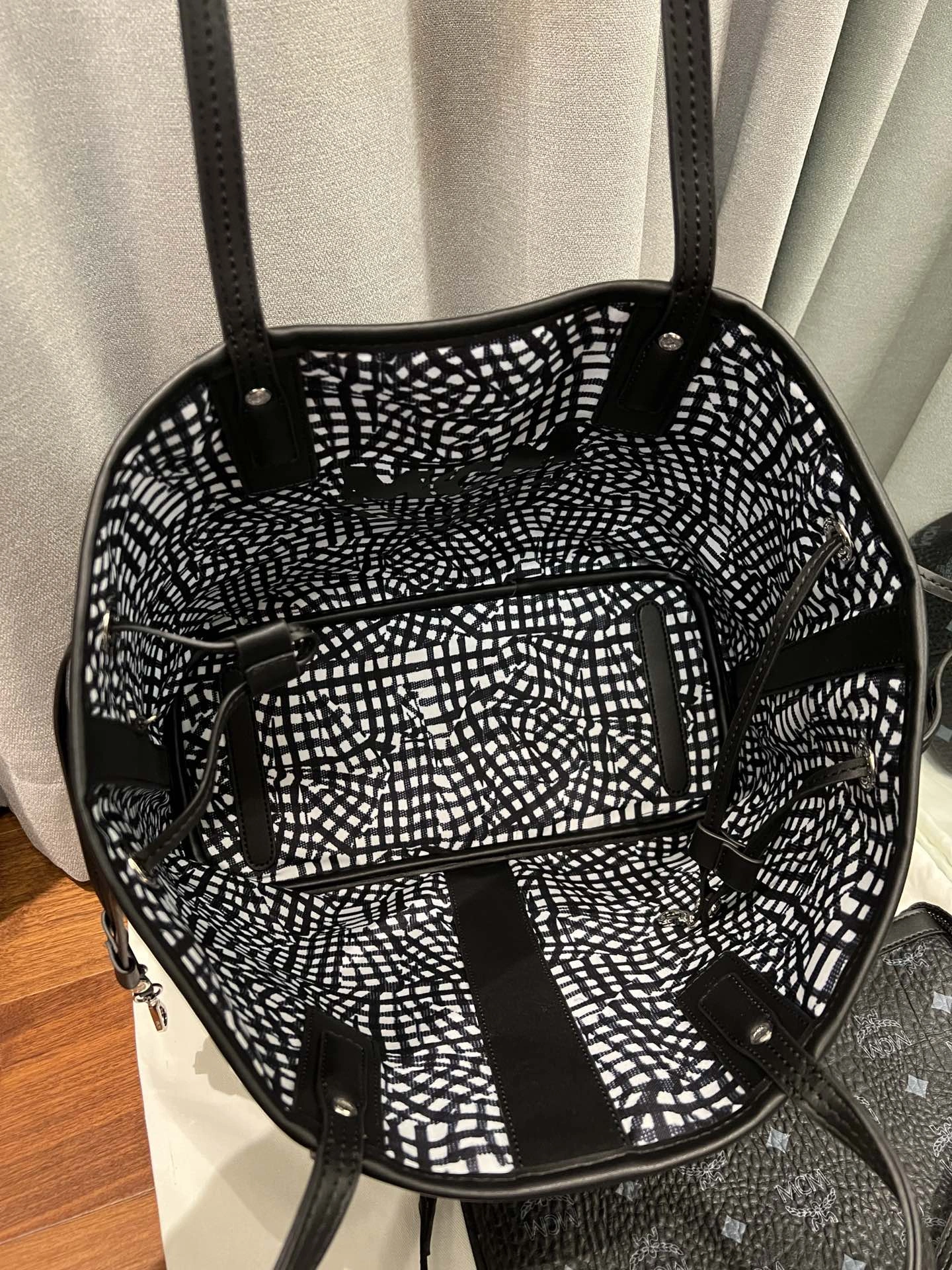 Effortless MCM Shopping Bags 90431