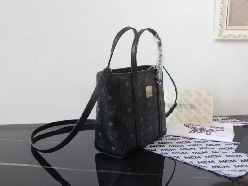 HighQuality MCM Shopping Bags 90380
