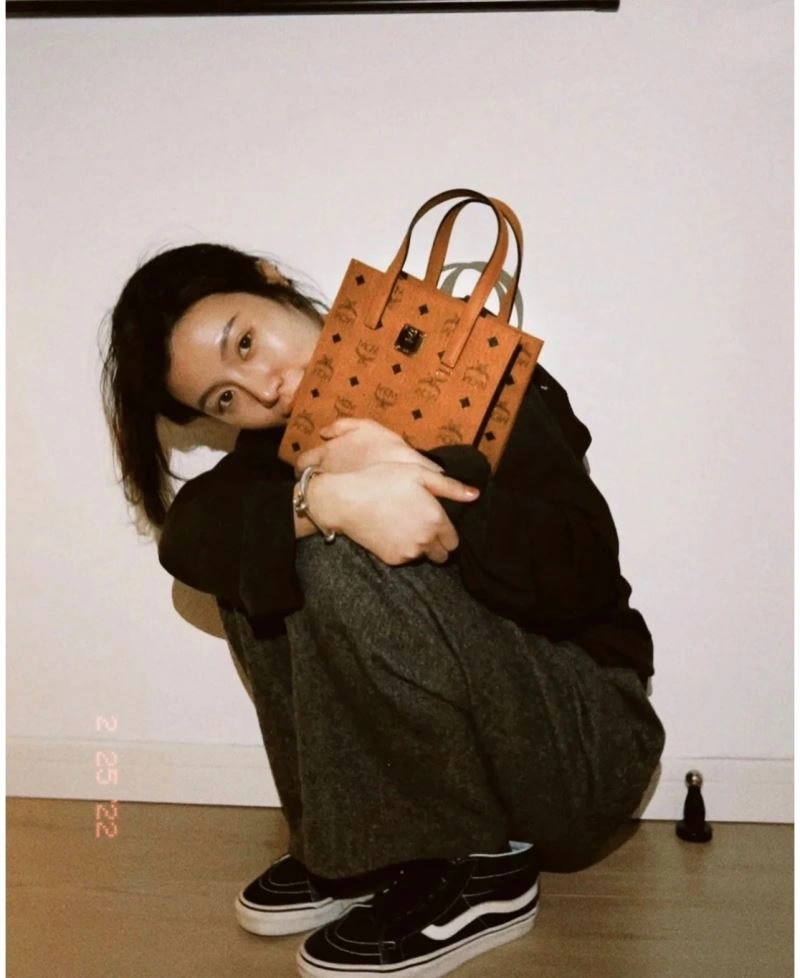 Snug MCM Shopping Bags 63843