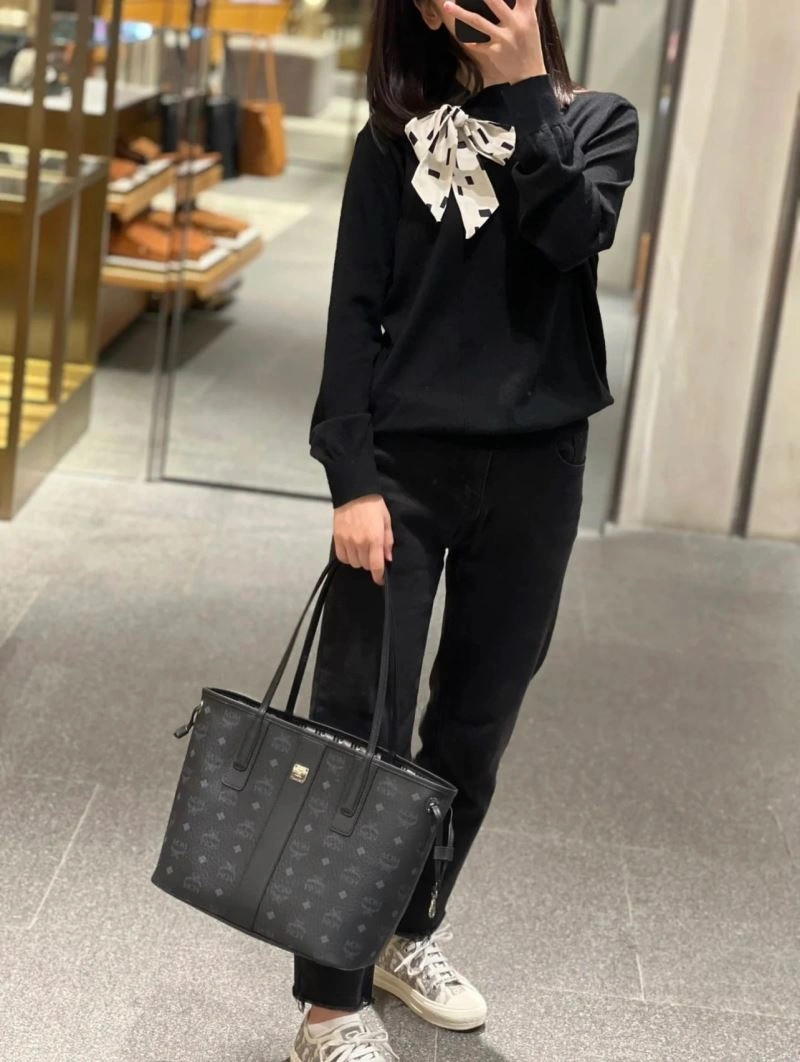 MCM Shopping Bags Cozy 63841