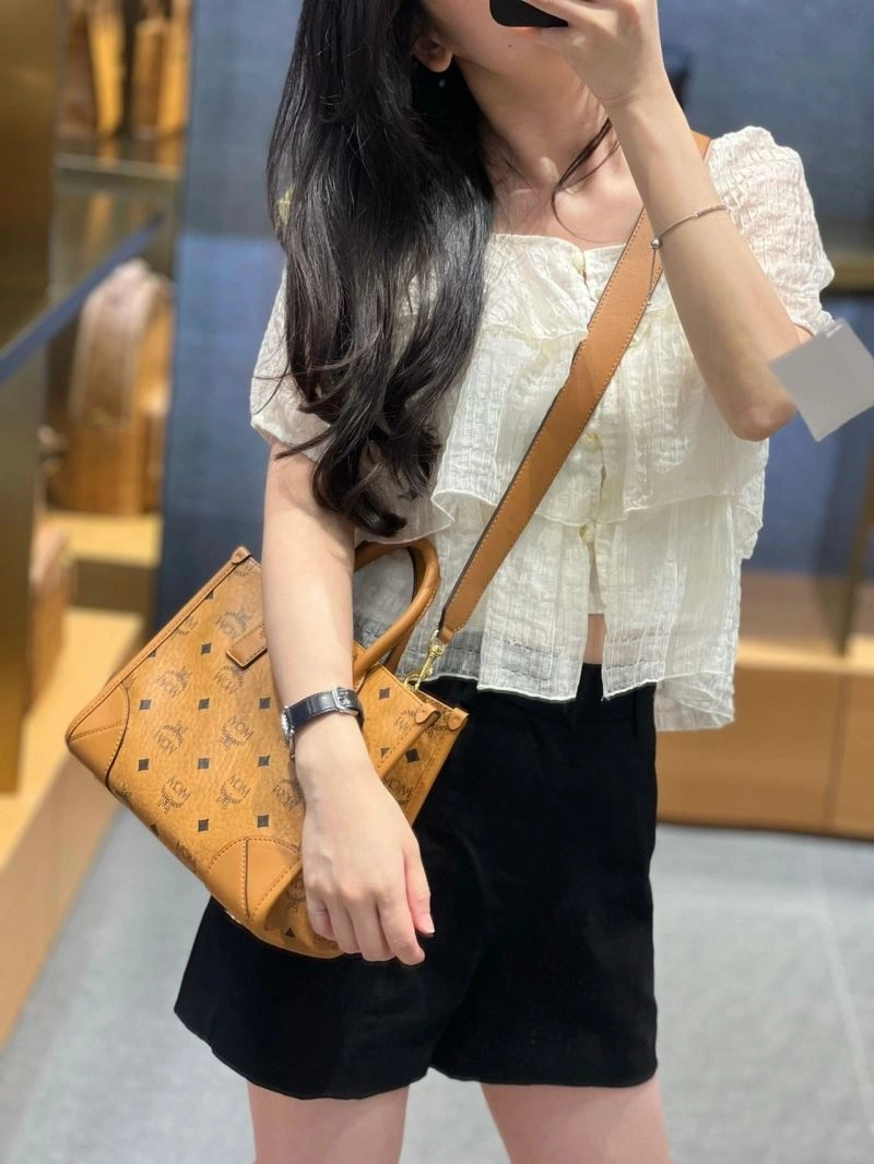 MCM Shopping Bags Stretchable 63834