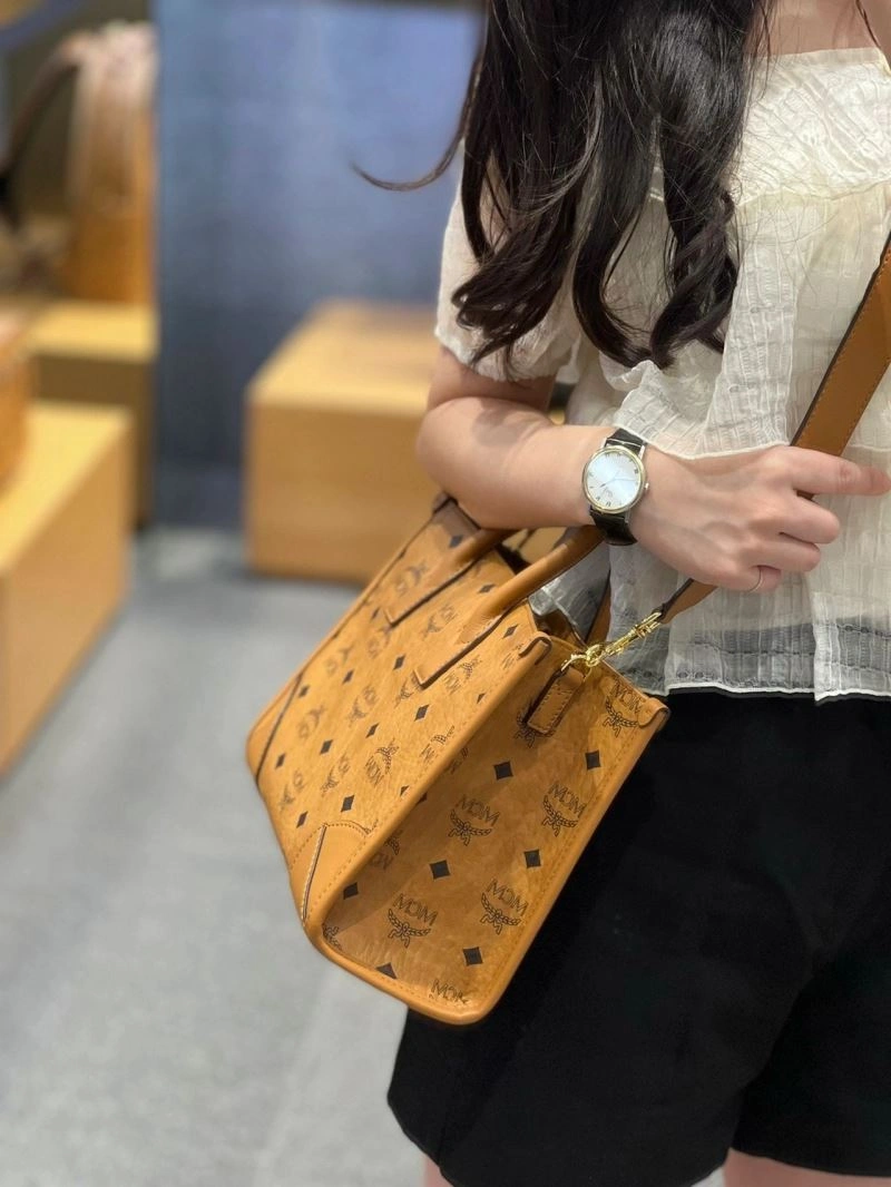 MCM Shopping Bags Stretchable 63834