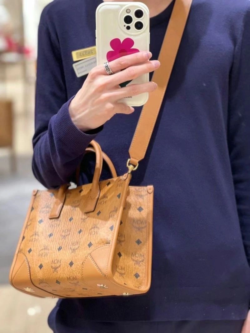 MCM Shopping Bags Stretchable 63834