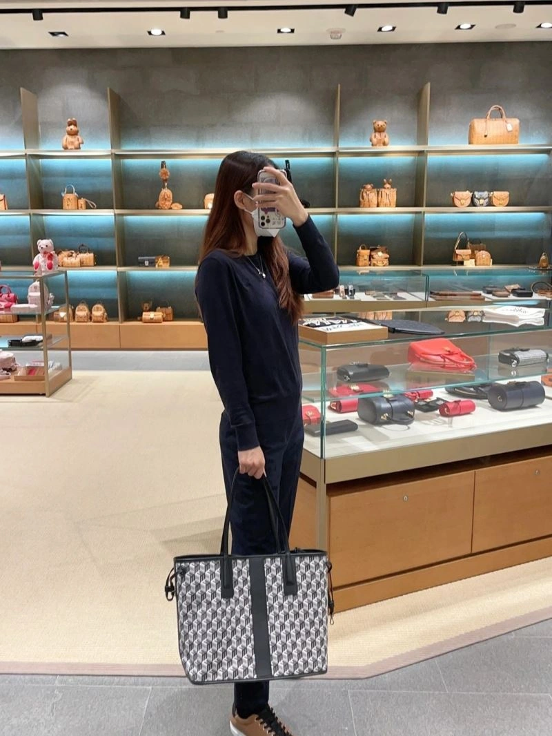 MCM Shopping Bags Efficient 63838