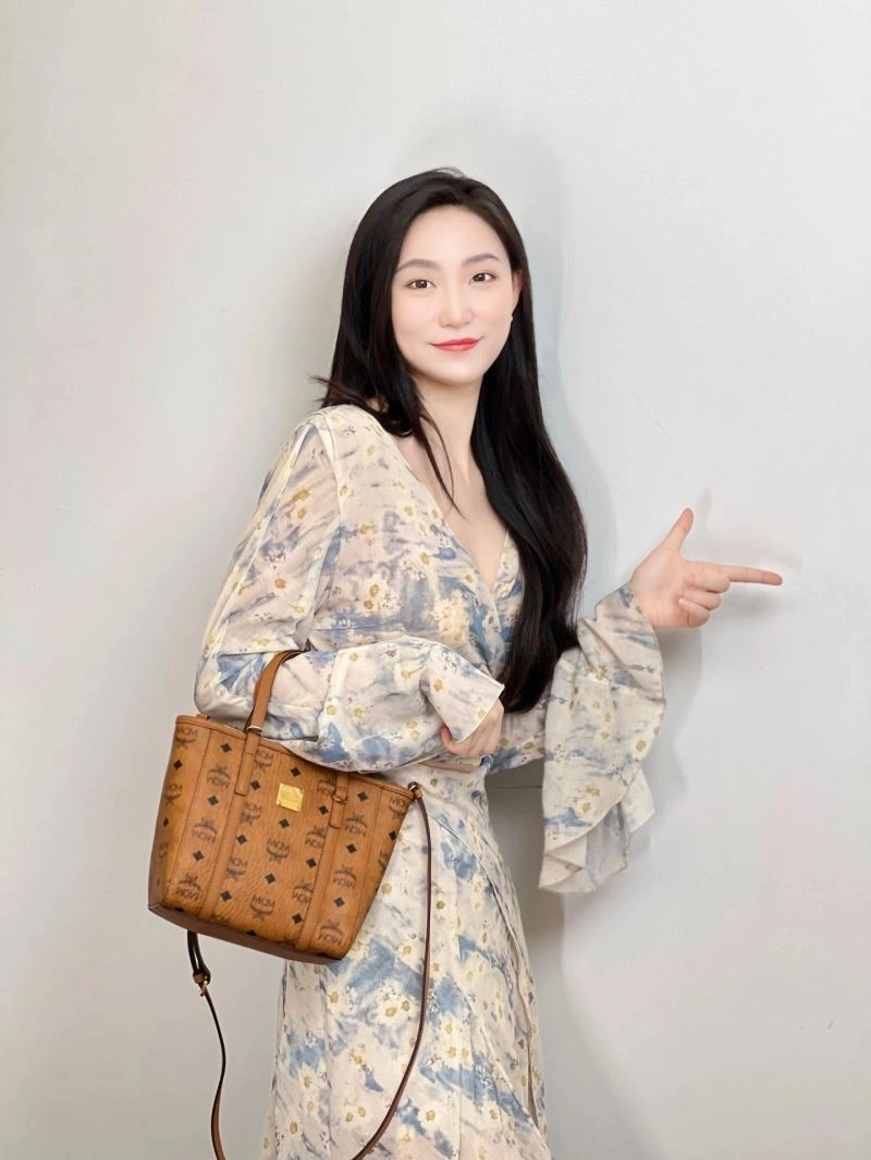 MCM Shopping Bags Trendy 63819