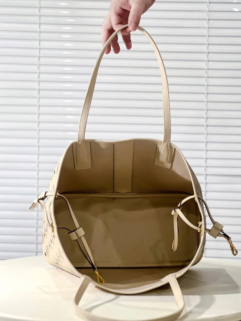 MCM Shopping Bags Sophisticated 63770