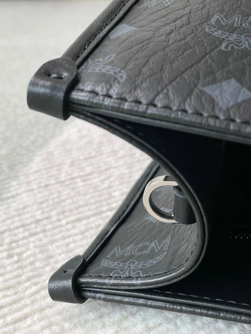 FashionForward MCM Shopping Bags 64161