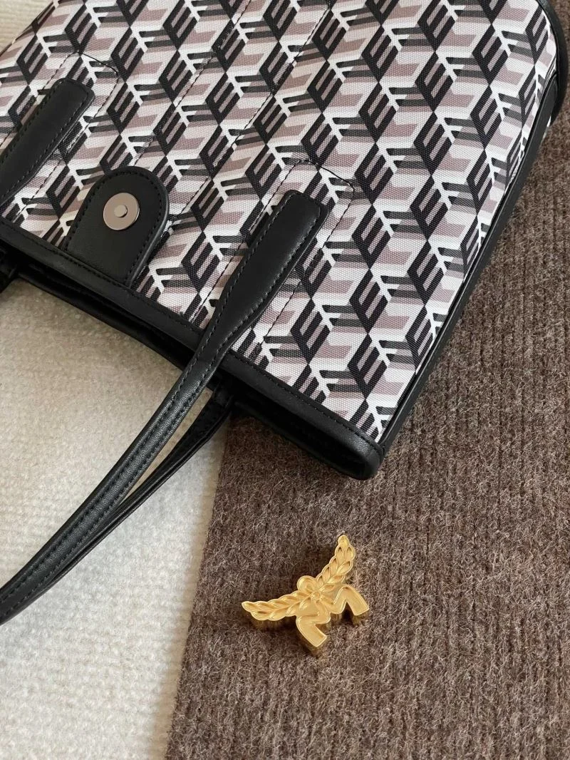 Snug MCM Shopping Bags 45656