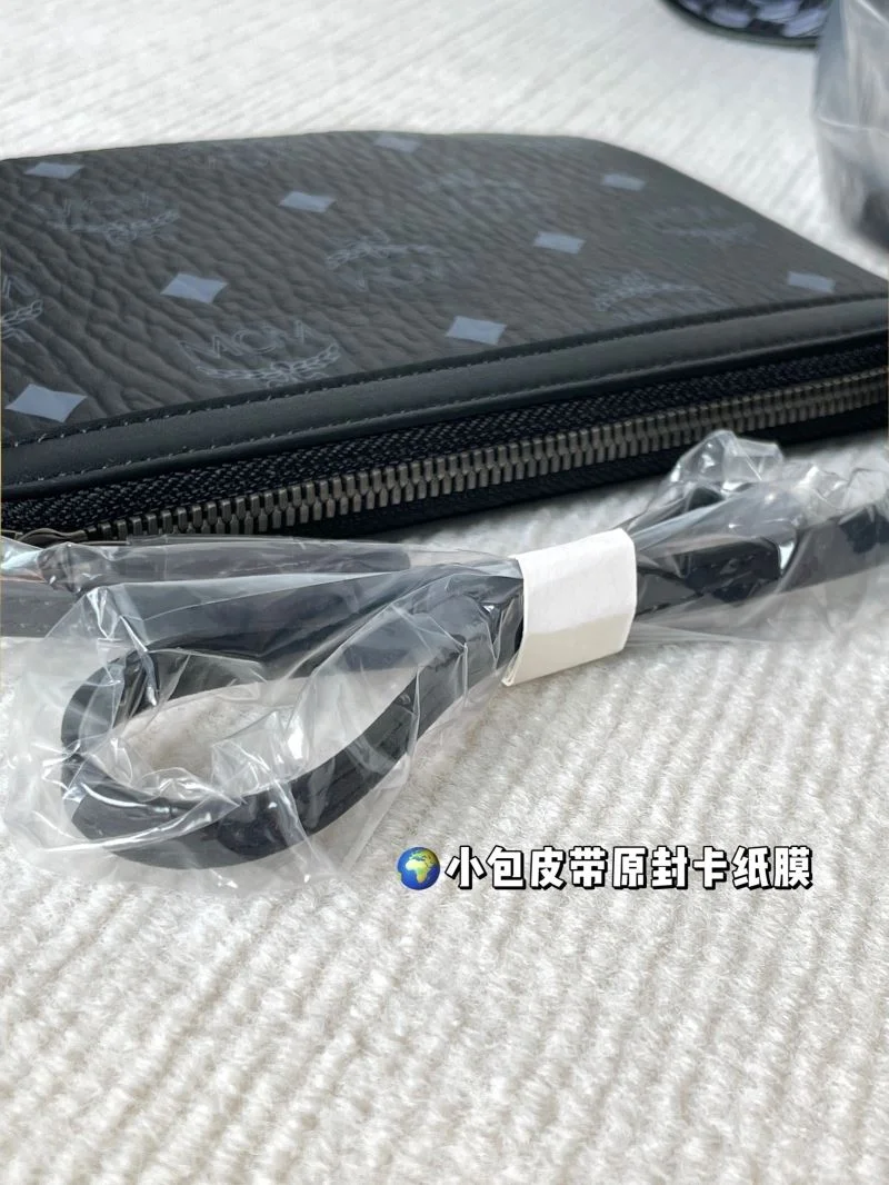 Unisex MCM Shopping Bags 45709