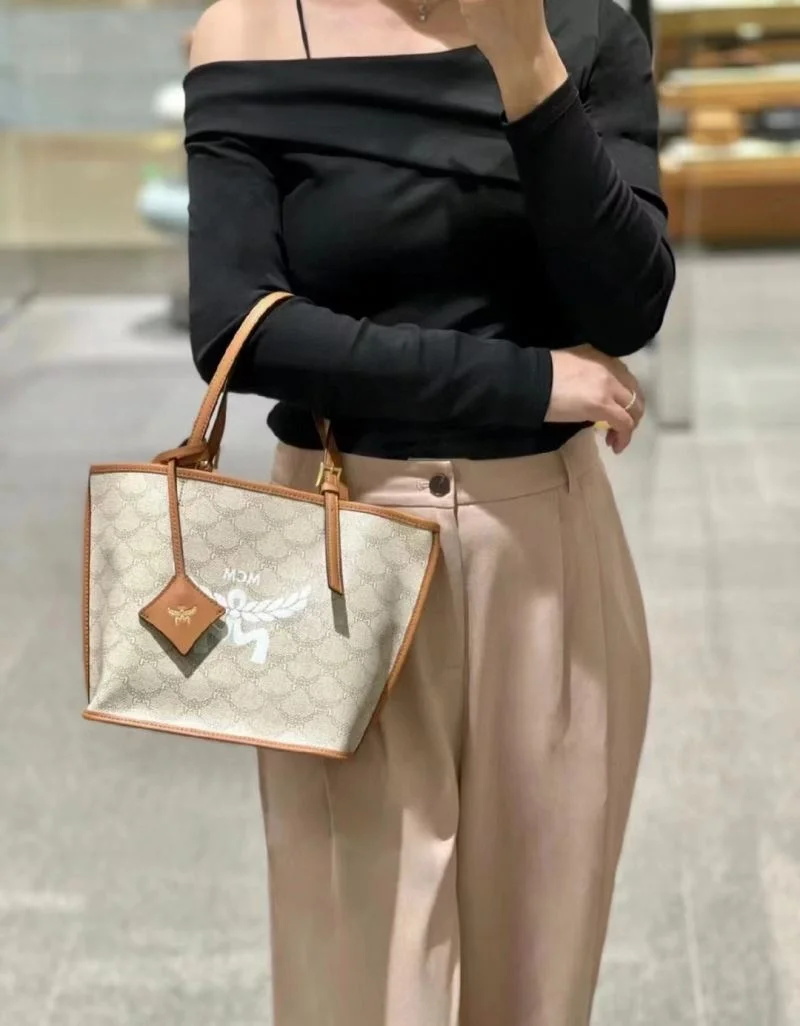 FashionForward MCM Shopping Bags 45679