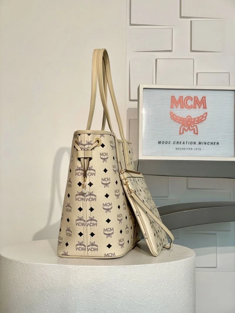 MCM Shopping Bags Unisex 45647