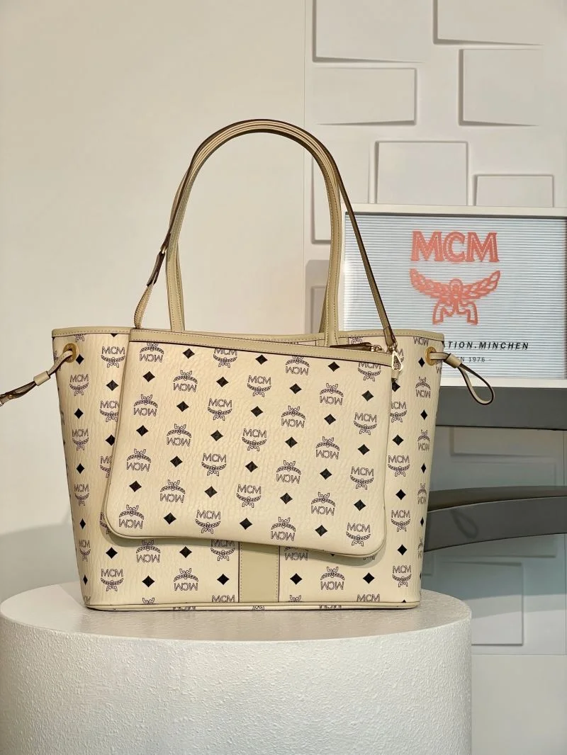 MCM Shopping Bags Unisex 45647