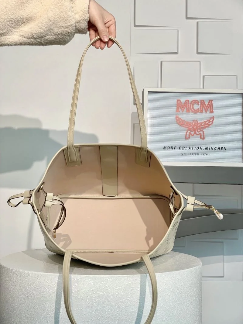 MCM Shopping Bags Unisex 45647