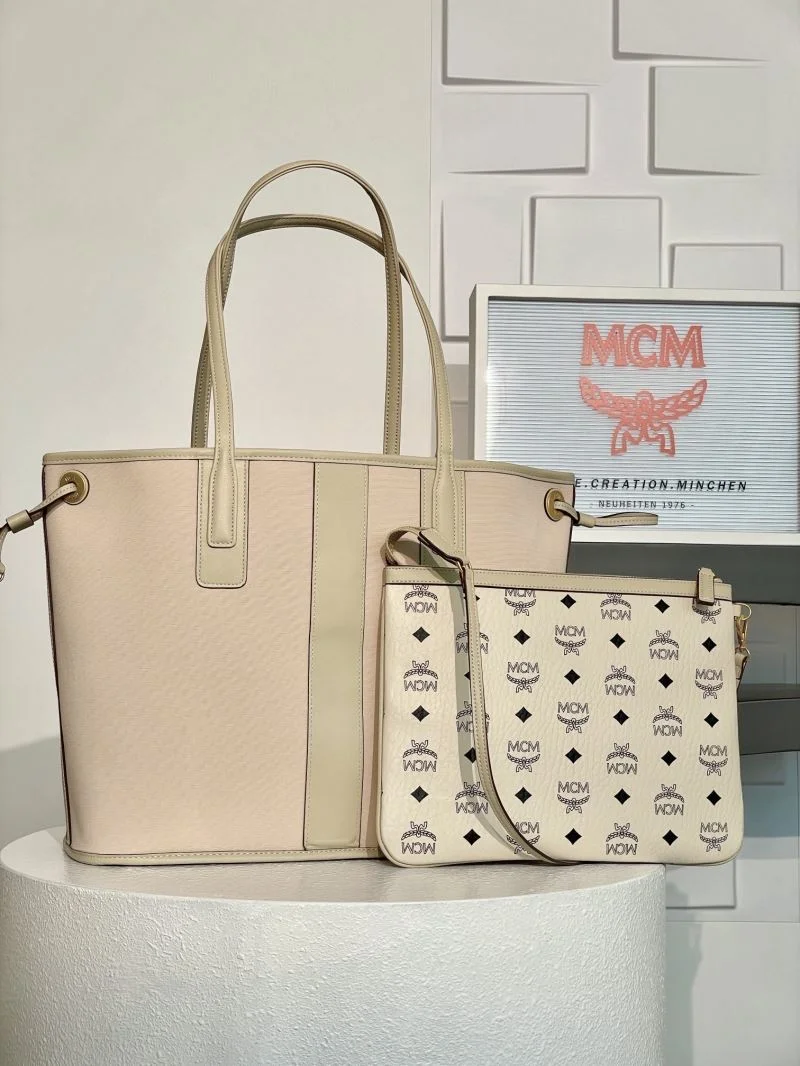 MCM Shopping Bags Unisex 45647