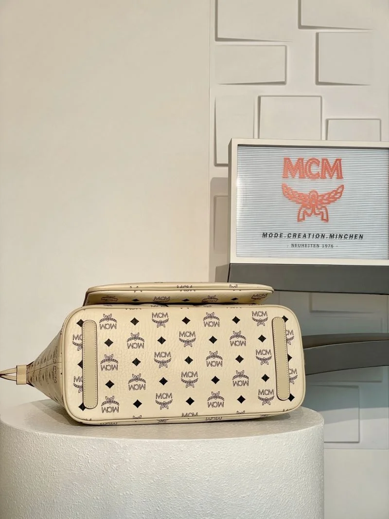 MCM Shopping Bags Unisex 45647