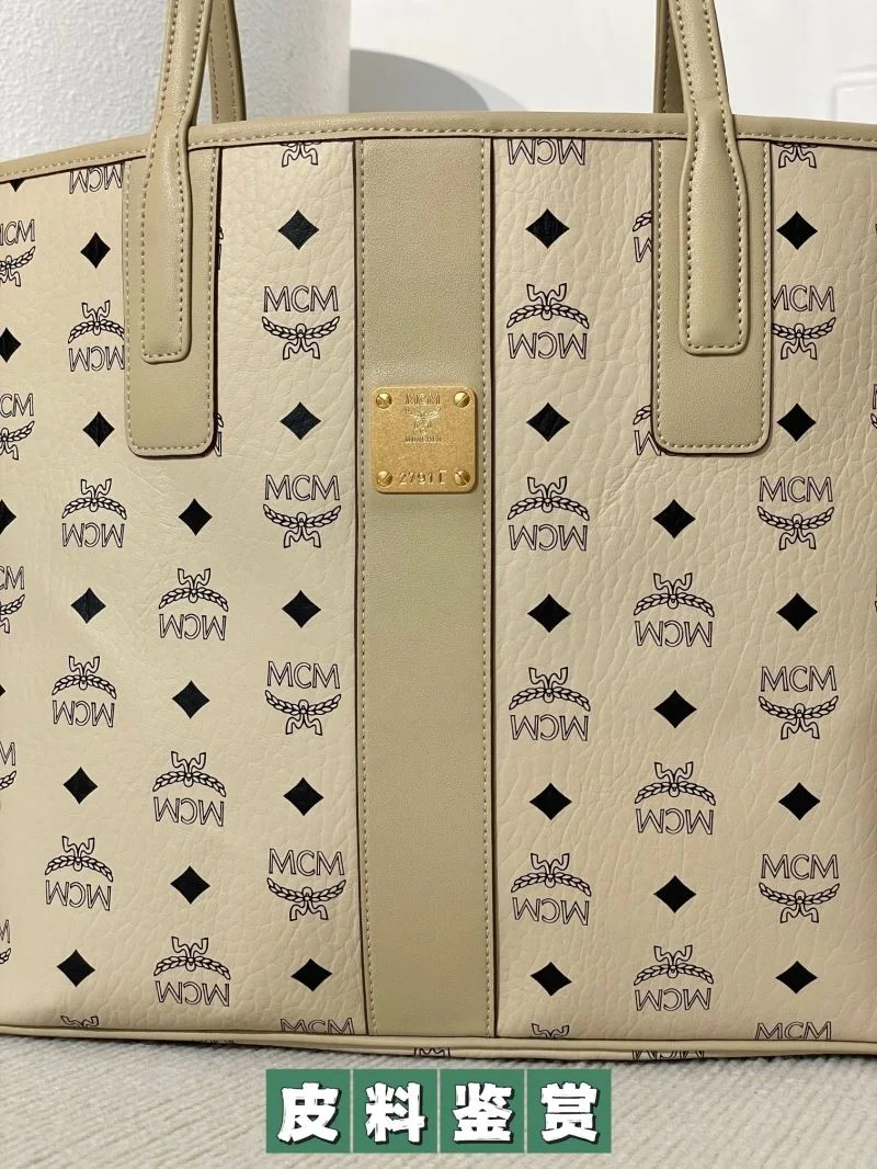 MCM Shopping Bags Unisex 45647
