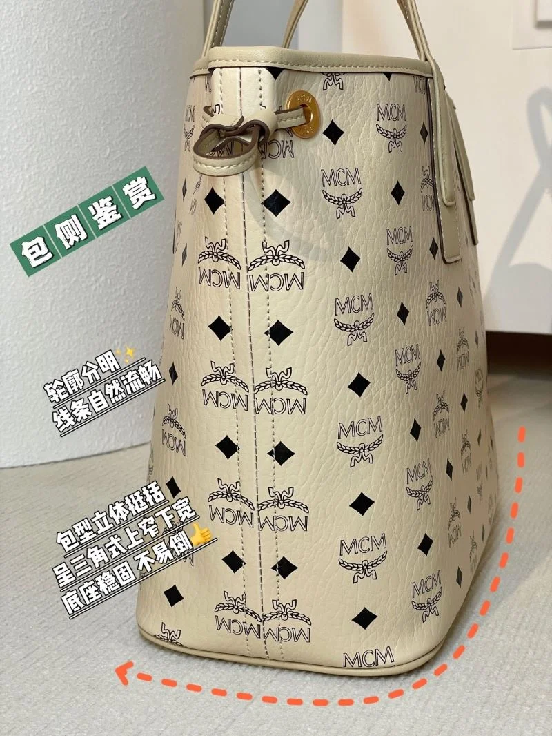 MCM Shopping Bags Unisex 45647