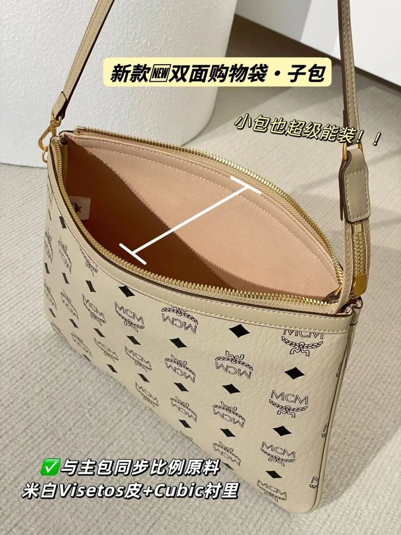 MCM Shopping Bags Unisex 45647