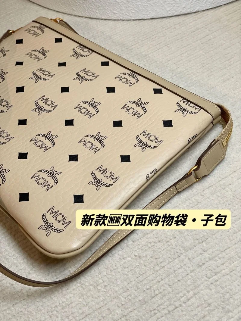 MCM Shopping Bags Unisex 45647