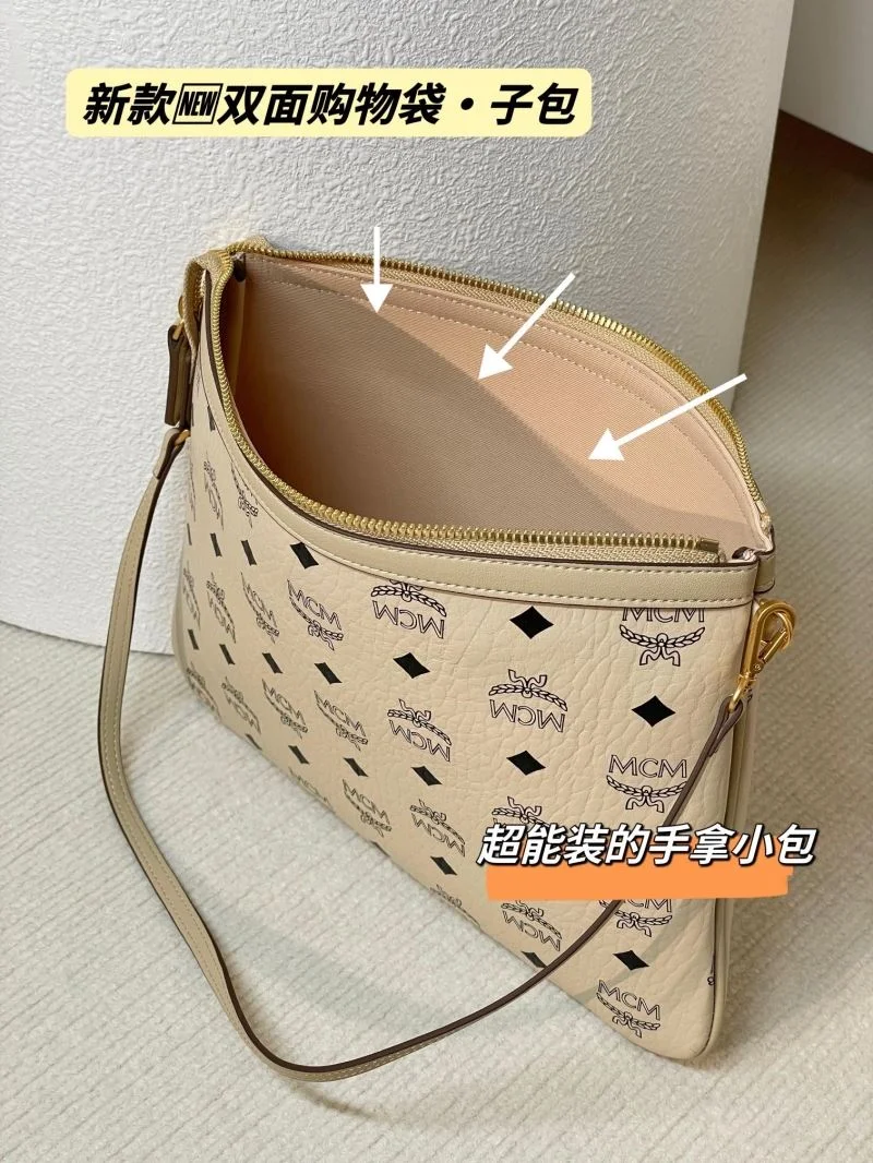 MCM Shopping Bags Unisex 45647