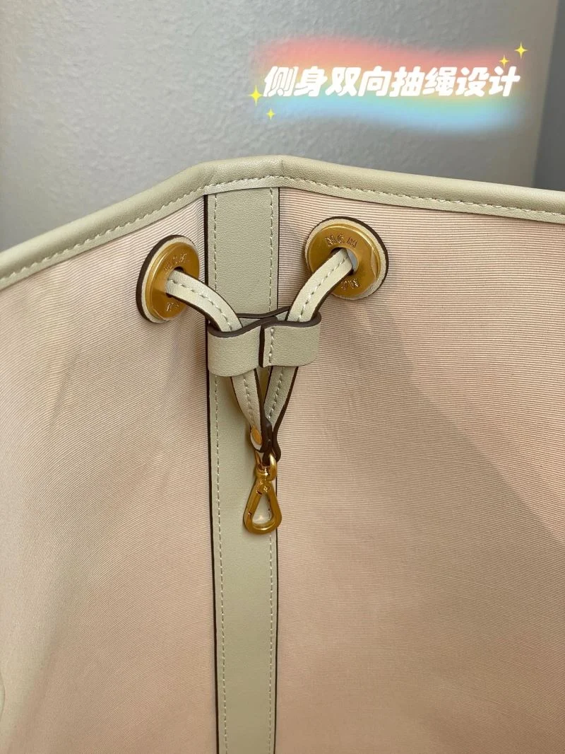 MCM Shopping Bags Unisex 45647