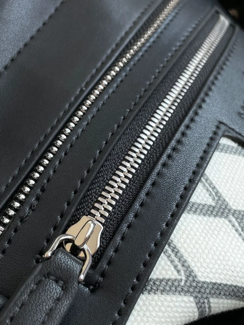 Modern MCM Shopping Bags 45643